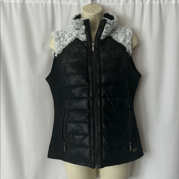 Wooly Bully Wear Jackets & Blazers - Wooly Bully Wear NWT Comfy & Warm Black Puffer Vest w/ Fur Trim **Size M** 🌺🌺